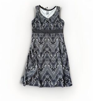 The North Face Women's Monochrome Chevron Dress Black White Sleeveless L Hiking